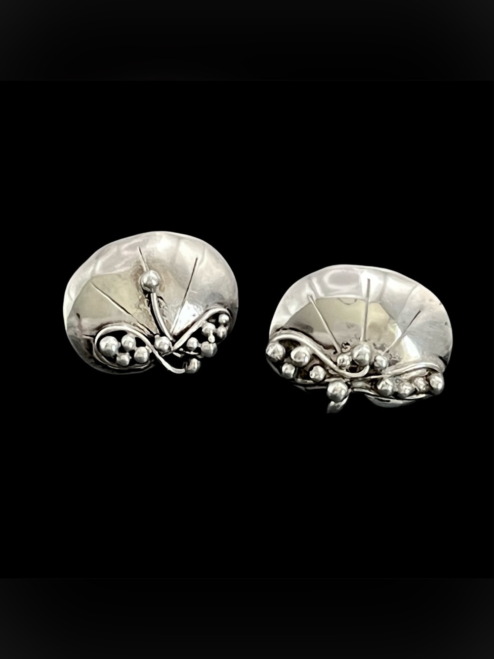 Rare Mary Gage Vintage Sterling Chased Lily Pad Screw Back Earrings Signed
